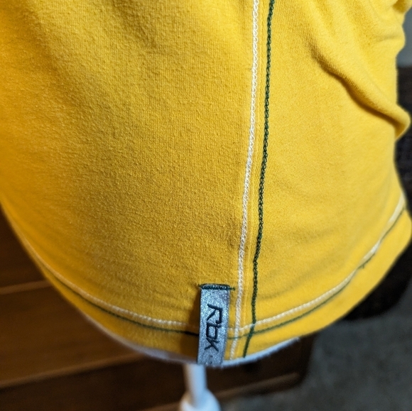 REEBOK Green Bay Packer Cut off Tshirt - Picture 3 of 8